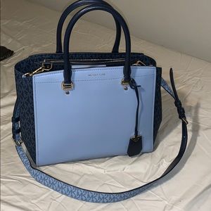 Flawless Michael Kors Purse